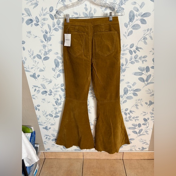 Forever 21 Women’s Bootcut Velvet High Rise Pants Gold Medium. New w tag - Picture 2 of 8